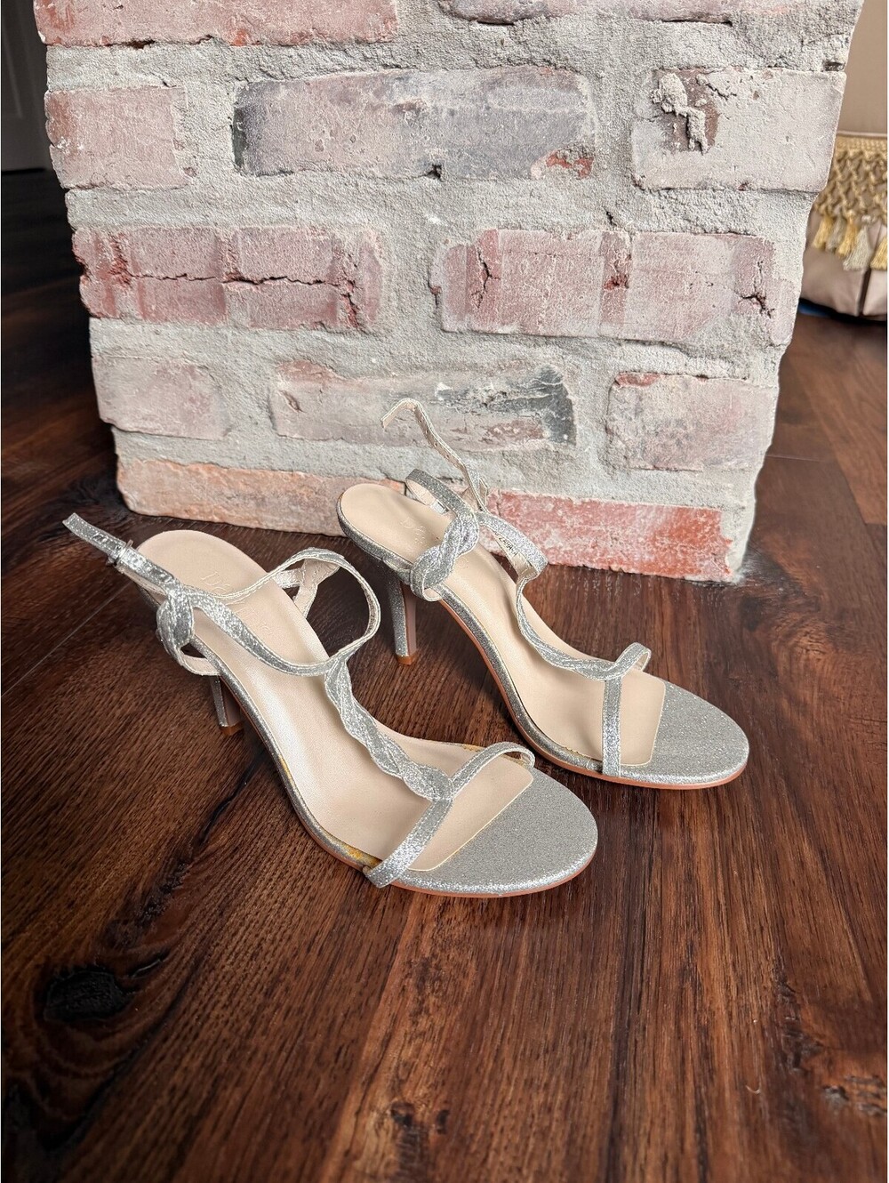 David’s Bridal | Women's Silver Glitter Strappy Heels Sandals | Size 7.5 | 1165